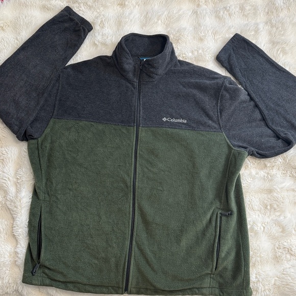 Columbia Charcoal and Forest Fleece Jacket - Picture 1 of 4